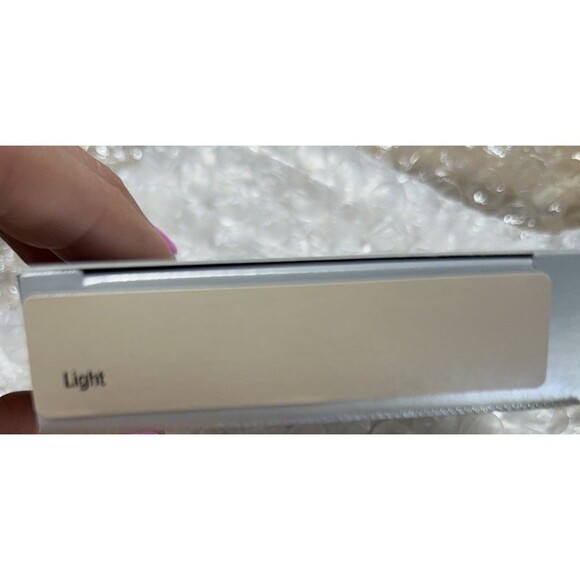 It Cosmetics Your Skin But Better CC+ Airbrush Perfecting Powder Light W/ Brush - Picture 3 of 4